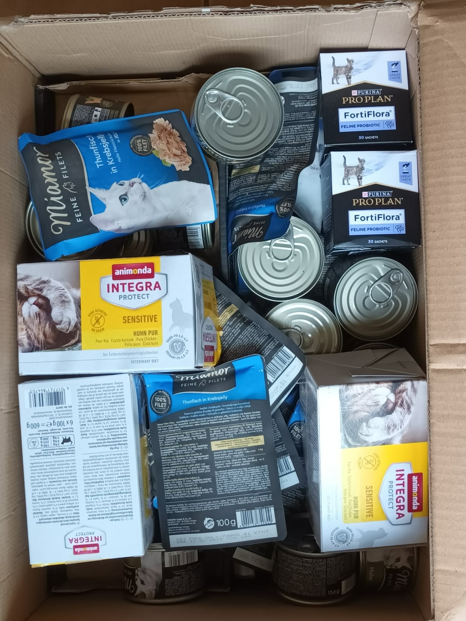 Door uw donatie kunnen we zwerfkatjes blijven helpen.